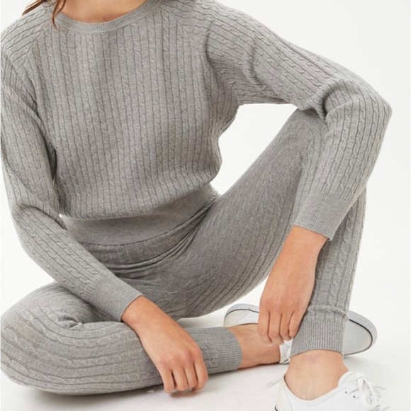 Cable Knit Two Piece Set - Picture 3 of 5